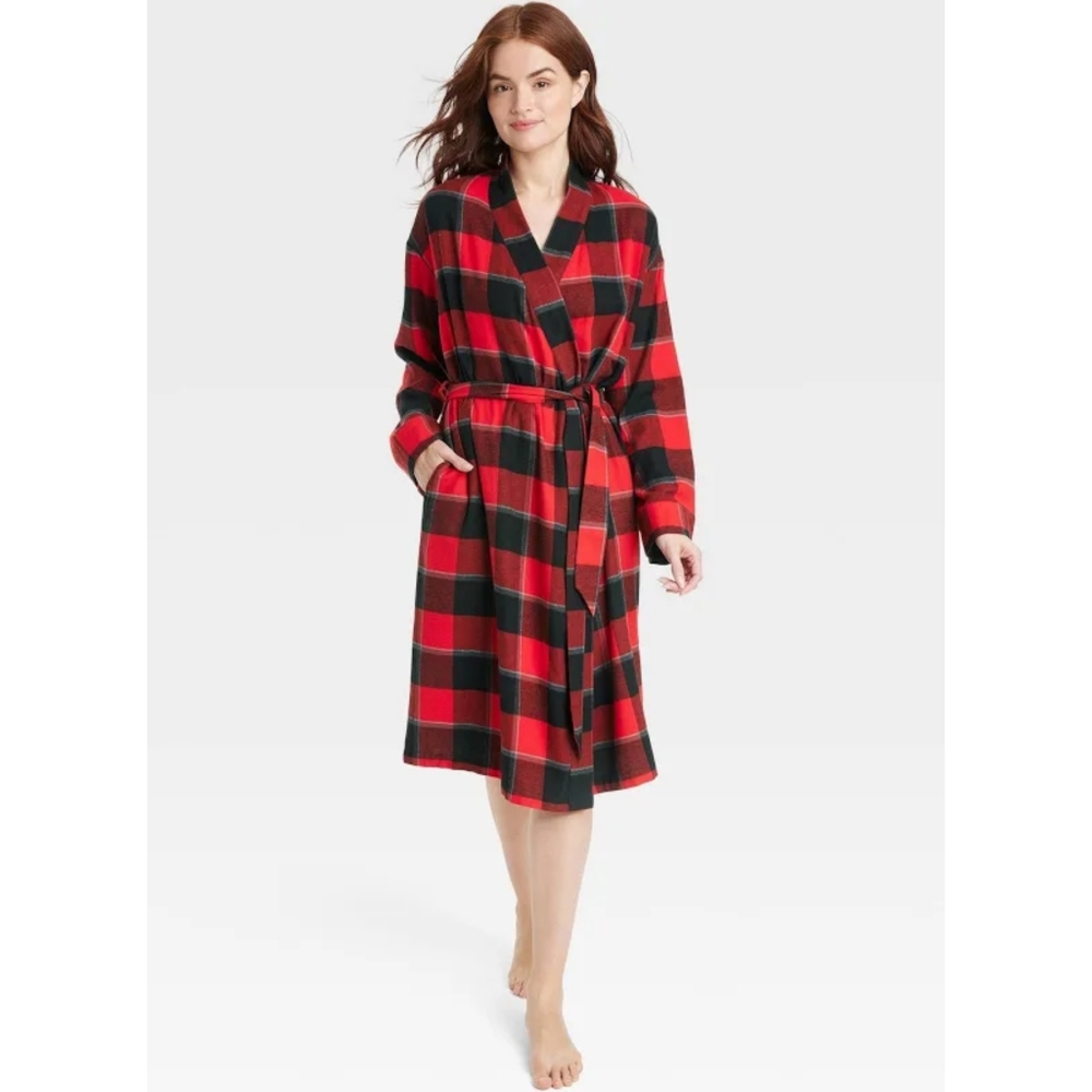 stars above Plaid Robe in Red & Black Women’s Size M/L - Picture 1 of 6